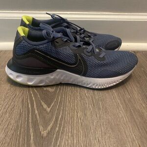 Nike Men’s Navy and Black Sneakers